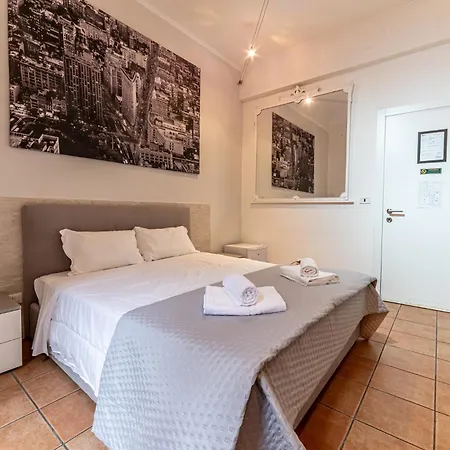 Cristel - Termini Train Station Penzion 4*